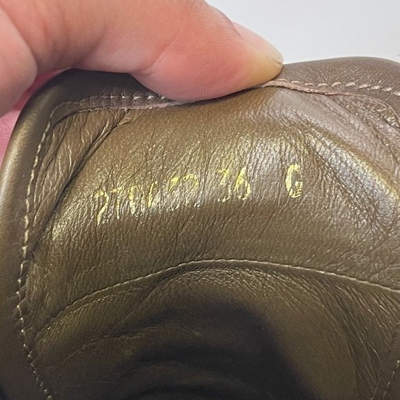 Authentic Vintage Gucci Shoes - Picture 7 of 8